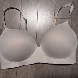 NWOT Victoria secret 36D
